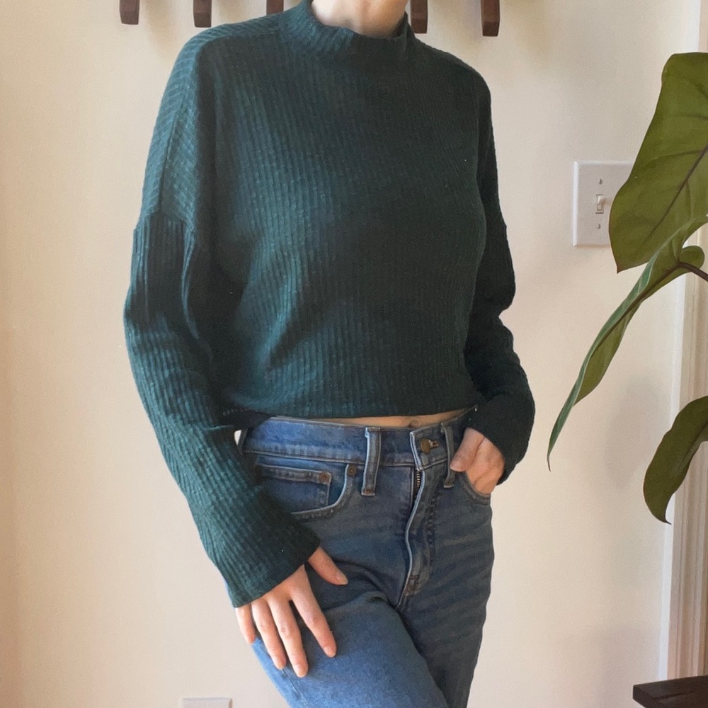 XS turquoise green long sleeve turtleneck